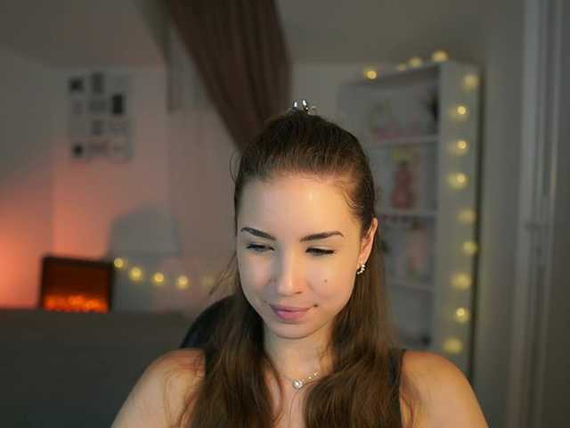 Live sex webcam photo for AbellaDanger9 #275574083