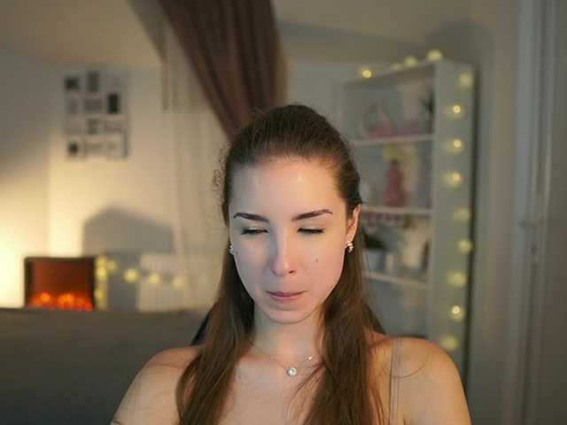 Live sex webcam photo for AbellaDanger9 #275597861