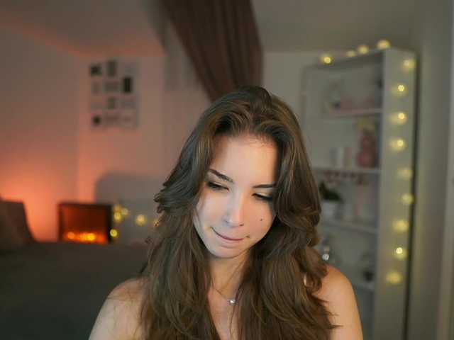 Live sex webcam photo for AbellaDanger9 #275903085