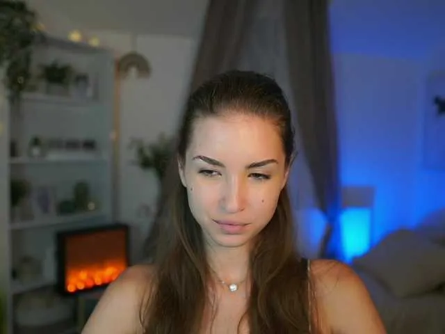 Live sex webcam photo for AbellaDanger9 #276012419