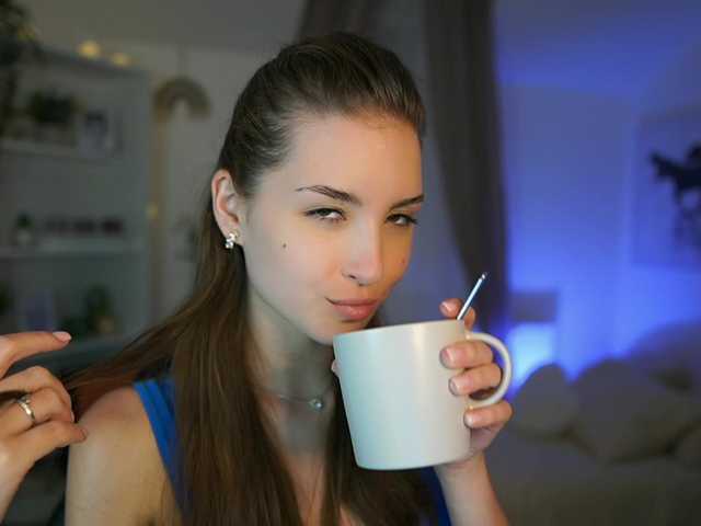 Live sex webcam photo for AbellaDanger9 #276050307