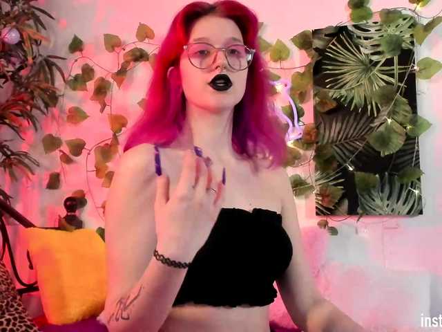 Live sex webcam photo for Abelle-Purpul #272107297