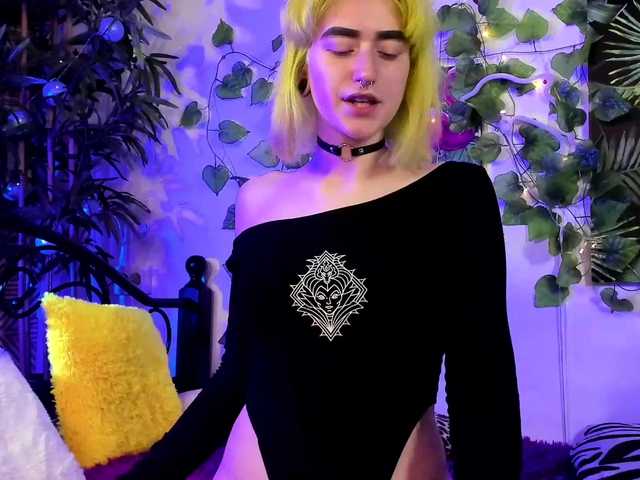 Live sex webcam photo for Abelle-Purpul #272314065