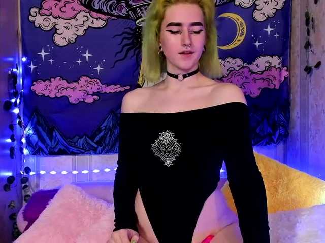 Live sex webcam photo for Abelle-Purpul #272515793