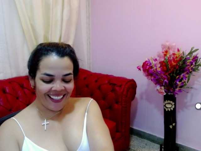Live sex webcam photo for AbrilBeltran #275907424