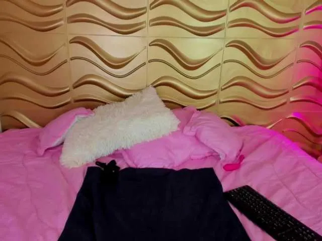 Live sex webcam photo for AbrilJaness #273533250