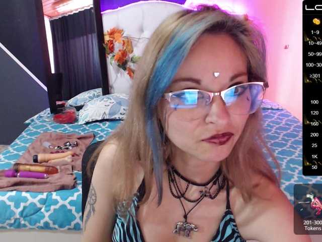 Live sex webcam photo for AbrilLove69 #274108065