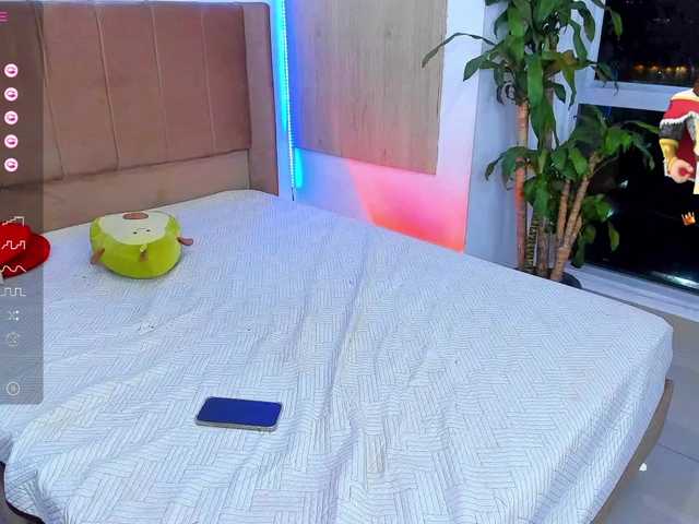 Live sex webcam photo for AbrilStivenson #277597918