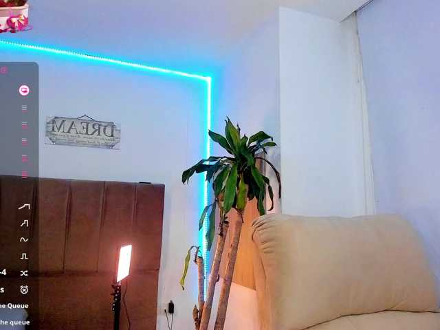 Live sex webcam photo for AbrilStivenson #290995725