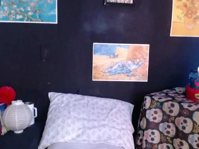 Live sex webcam photo for AbsentaVert #292344197