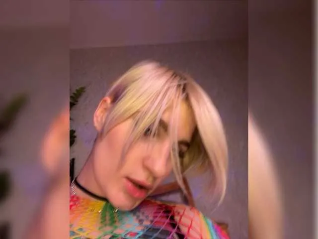 Live sex webcam photo for AbsintheGirl #277976229