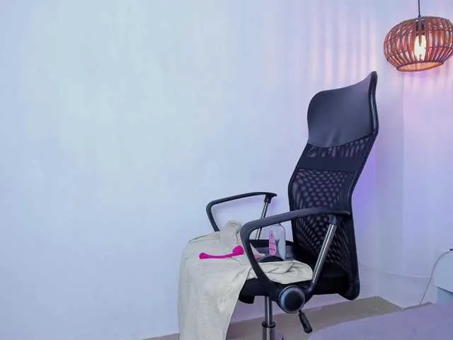 Live sex webcam photo for AdaLeninson #275698194