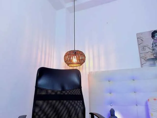 Live sex webcam photo for AdaLeninson #276176590