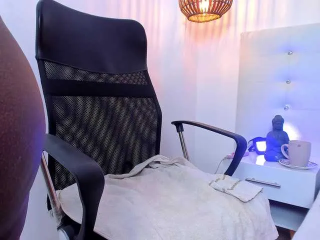 Live sex webcam photo for AdaLeninson #276341335