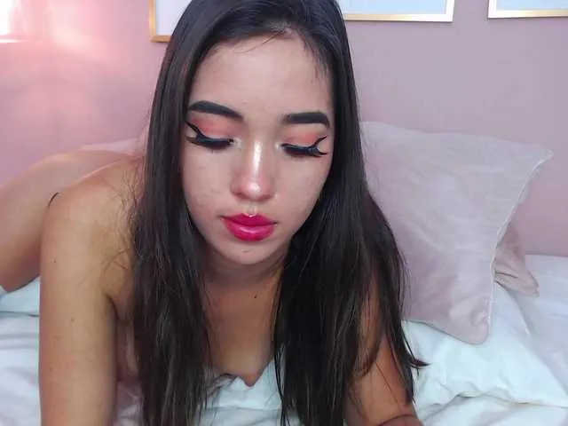 Live sex webcam photo for AdaLym #275479900