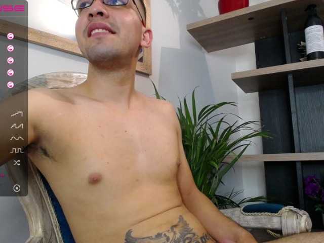 Live sex webcam photo for Adan-Eva- #273592969