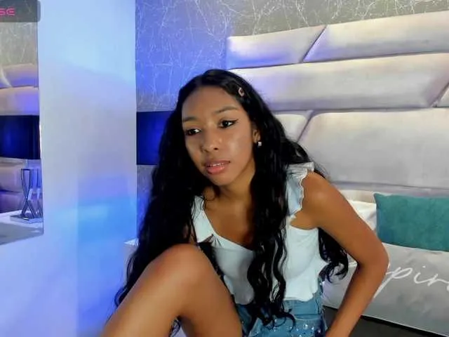 Live sex webcam photo for AdaraSweet #277557509