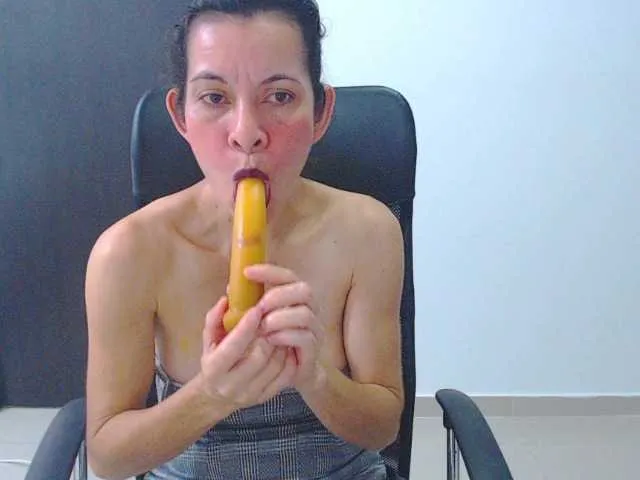 Live sex webcam photo for AddisonLove #273918955