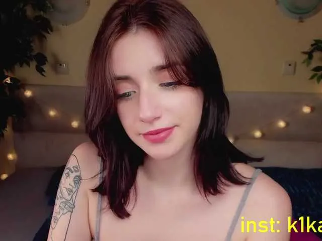 Live sex webcam photo for AdelaKouch #272037578