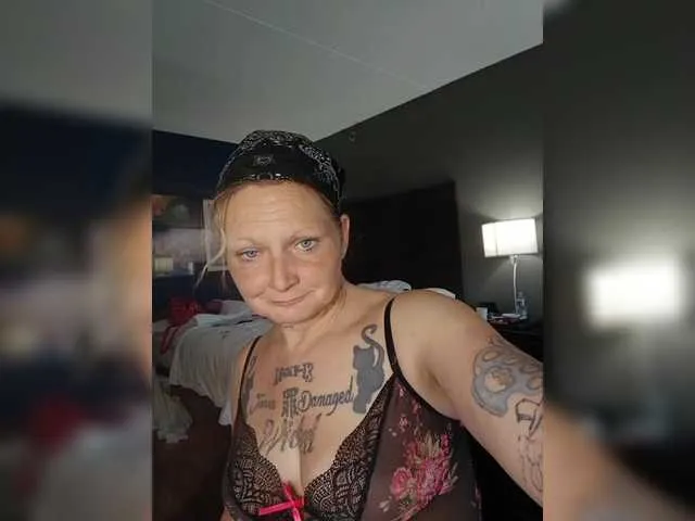 Live sex webcam photo for Adelaideskyy #290926689