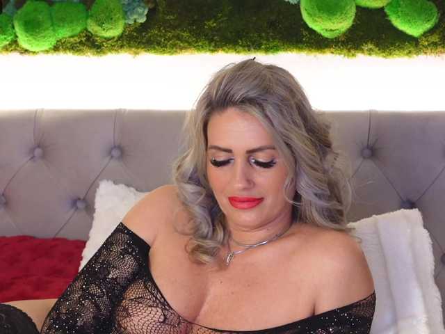 Live sex webcam photo for AdeleLords #276996639