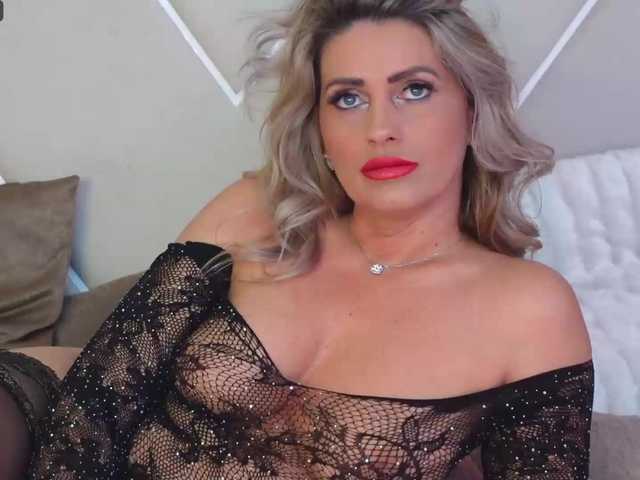 Live sex webcam photo for AdeleLords #277123332