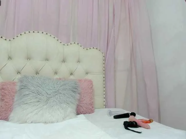 Live sex webcam photo for AdeleMilf #288008017