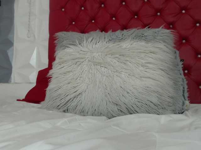 Live sex webcam photo for AdeleMilf #288008136