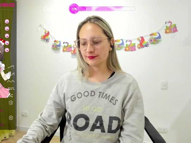 Live sex webcam photo for Adelejohnsonn #276018220