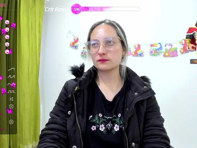 Live sex webcam photo for Adelejohnsonn #276182581