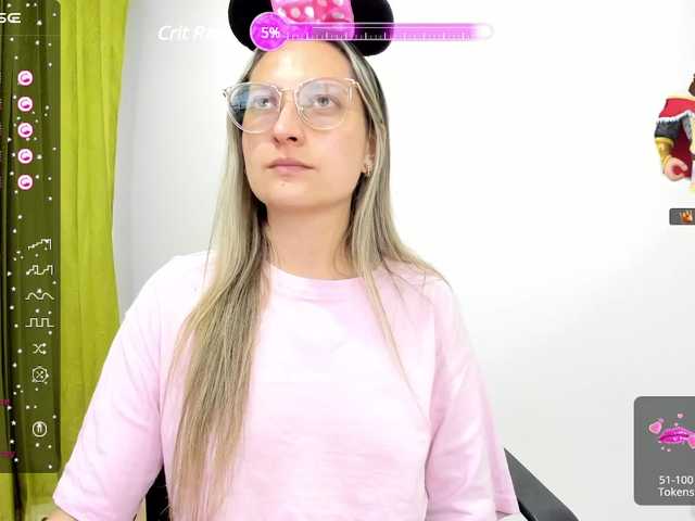 Live sex webcam photo for Adelejohnsonn #276315289