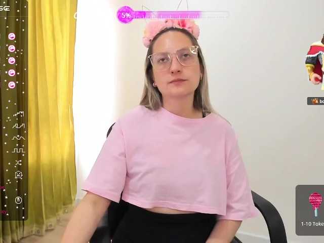 Live sex webcam photo for Adelejohnsonn #276384735