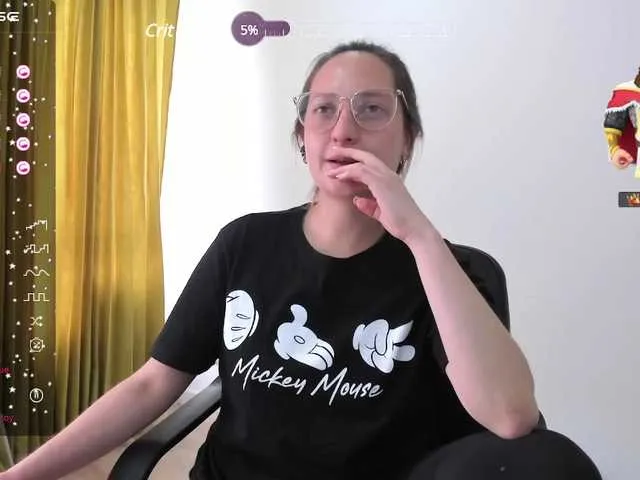 Live sex webcam photo for Adelejohnsonn #276483043