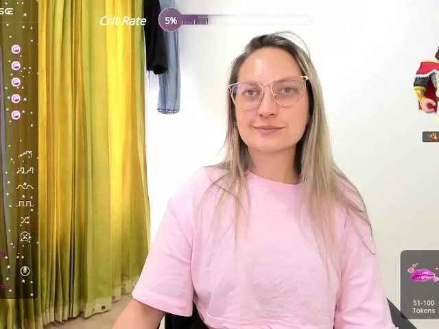 Live sex webcam photo for Adelejohnsonn #276523468