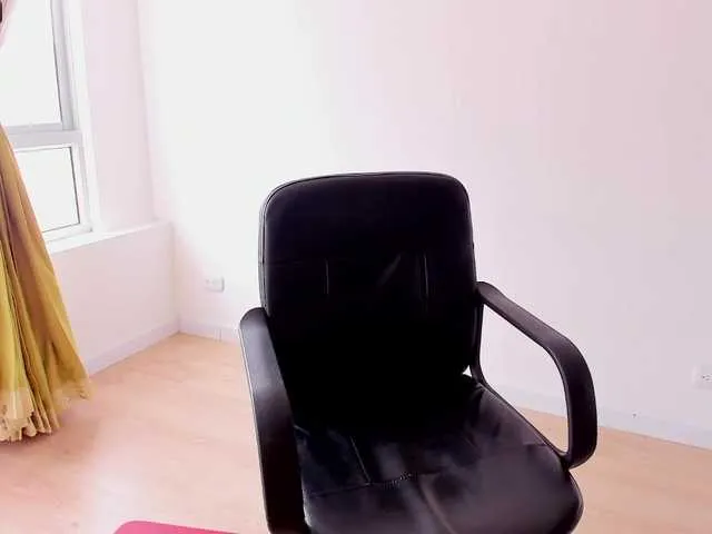 Live sex webcam photo for Adelejohnsonn #276711066