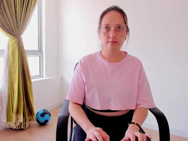 Live sex webcam photo for Adelejohnsonn #276718625