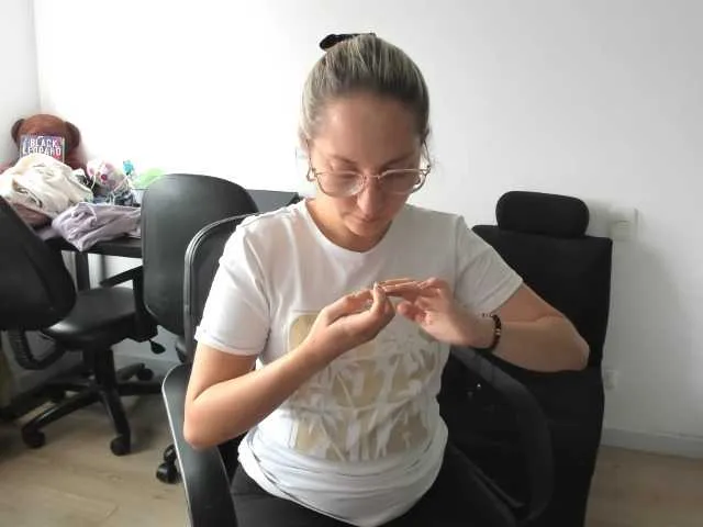 Live sex webcam photo for Adelejohnsonn #277570108