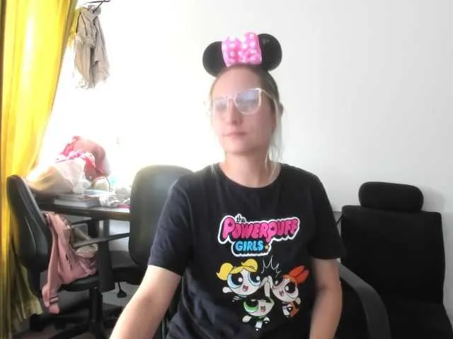 Live sex webcam photo for Adelejohnsonn #277658923