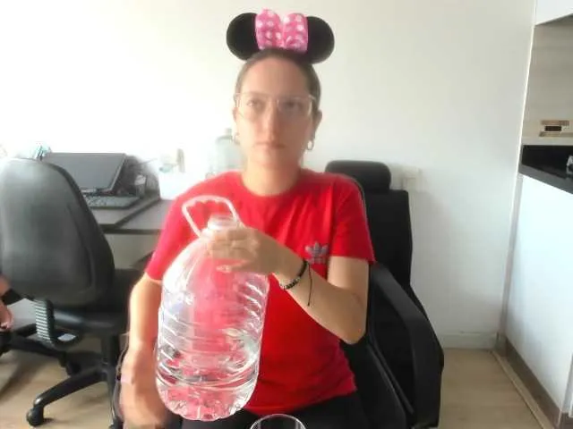 Live sex webcam photo for Adelejohnsonn #277724141