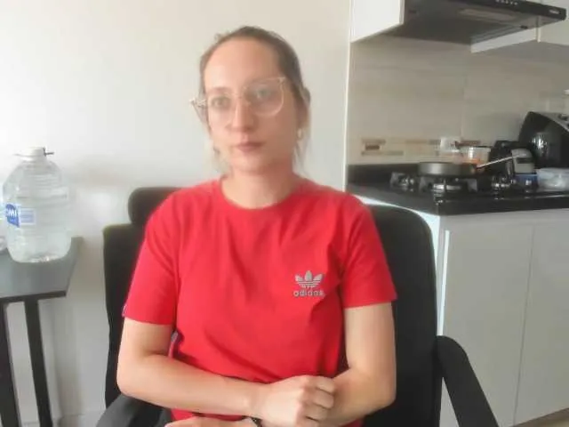 Live sex webcam photo for Adelejohnsonn #277785007