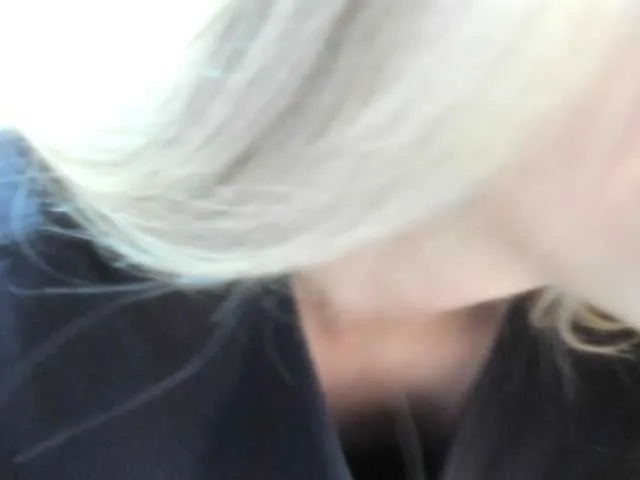 Live sex webcam photo for Adelejohnsonn #277947246