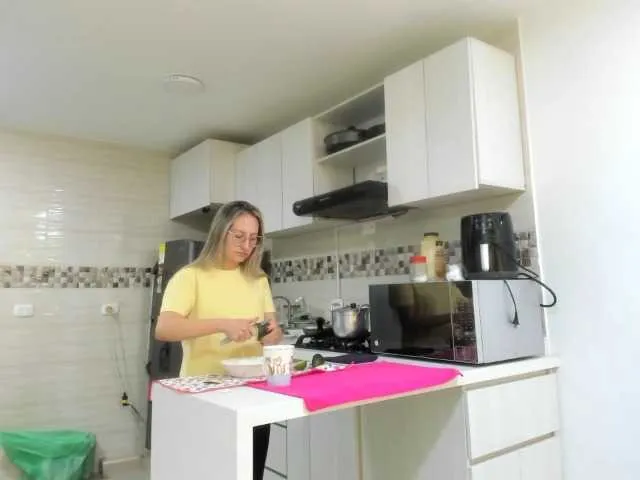 Live sex webcam photo for Adelejohnsonn #289516762