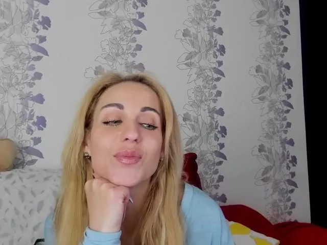 Live sex webcam photo for AdelinJensen #272189477