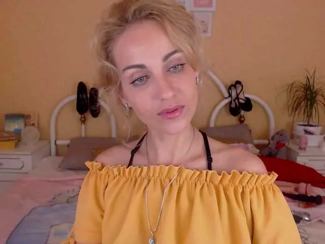 Live sex webcam photo for AdelinJensen #272216378