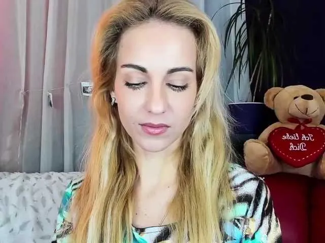 Live sex webcam photo for AdelinJensen #272294424