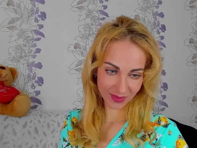 Live sex webcam photo for AdelinJensen #272357311