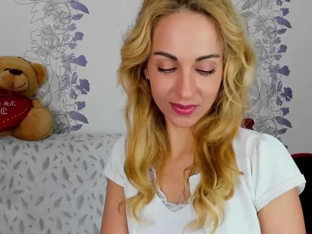 Live sex webcam photo for AdelinJensen #272371900