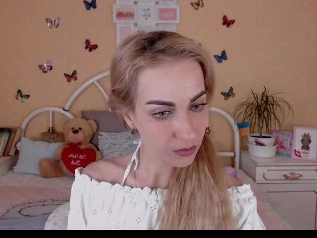 Live sex webcam photo for AdelinJensen #273081594