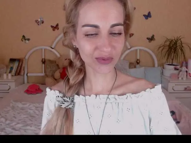 Live sex webcam photo for AdelinJensen #273104806