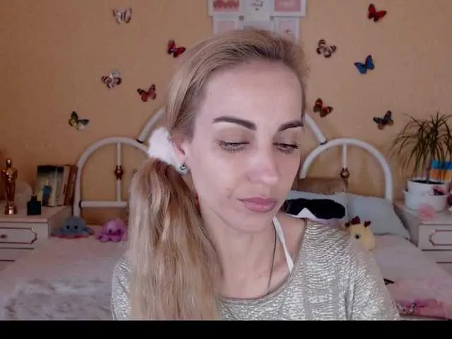Live sex webcam photo for AdelinJensen #273147481